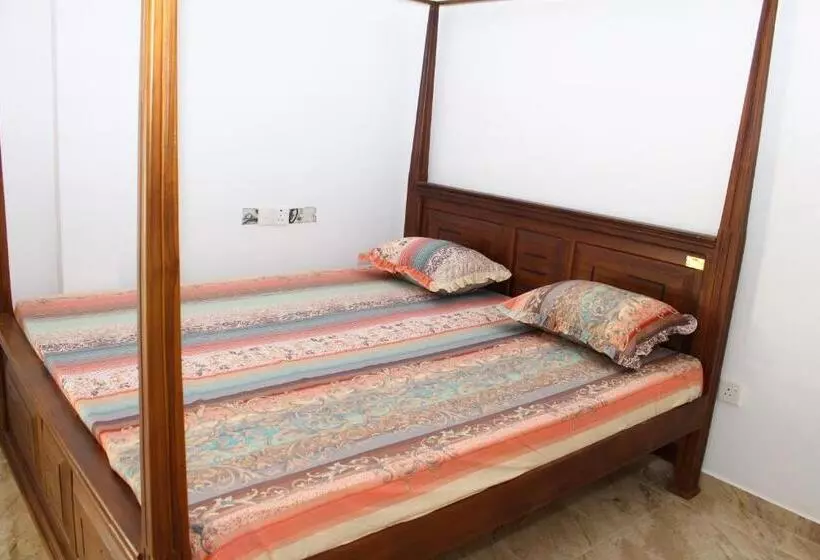 Aamiaismajoitus (B&B) Sasmika Villa Surf And Yoga Hostel