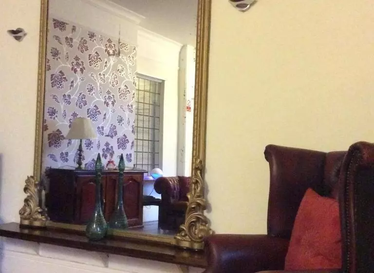 Aamiaismajoitus (B&B) The Olivers Guest House