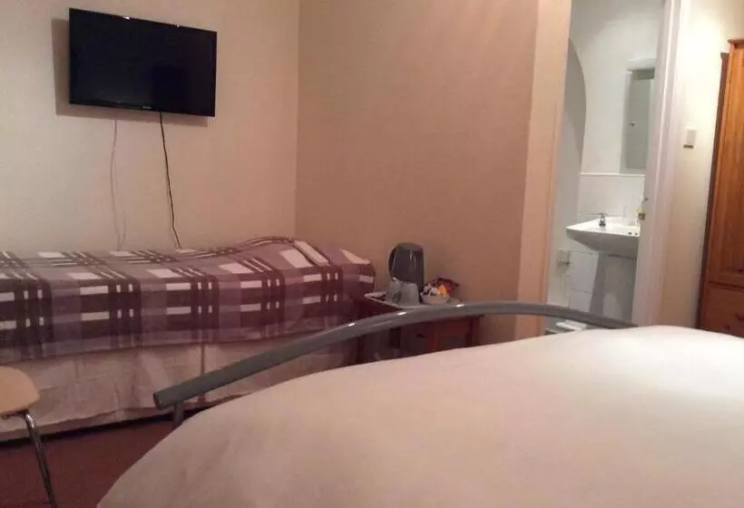 Aamiaismajoitus (B&B) The Olivers Guest House