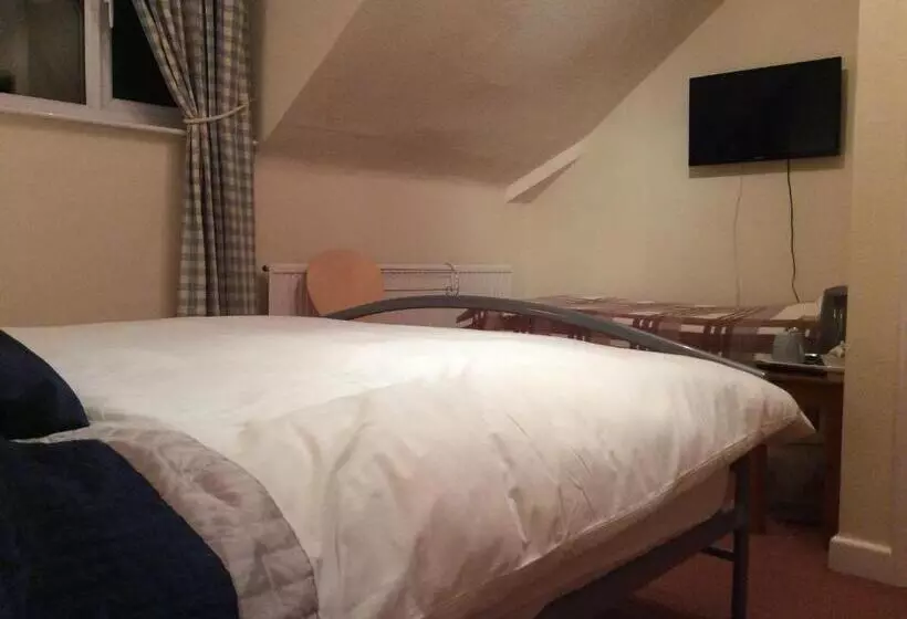 Aamiaismajoitus (B&B) The Olivers Guest House