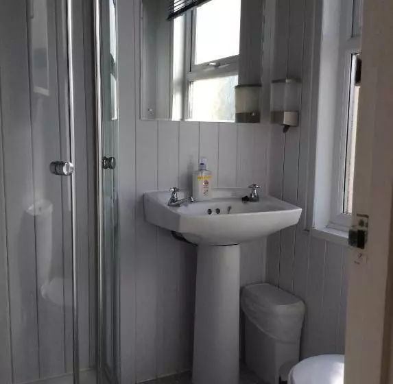 Aamiaismajoitus (B&B) The Olivers Guest House