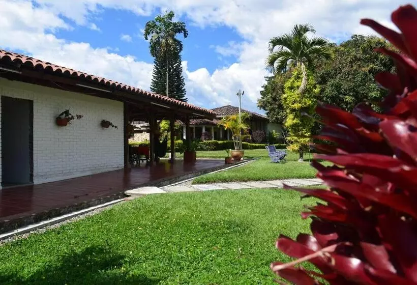 ホテル Finca La Bella