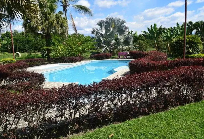 ホテル Finca La Bella