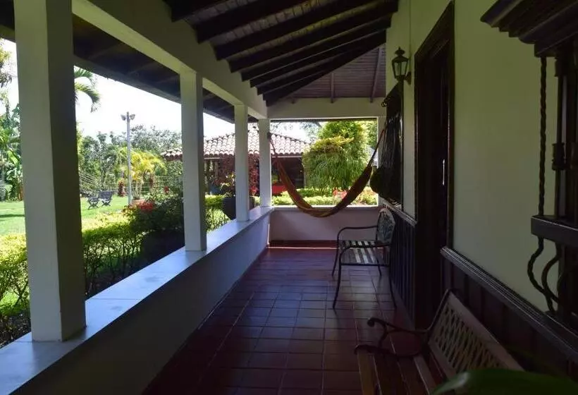 ホテル Finca La Bella