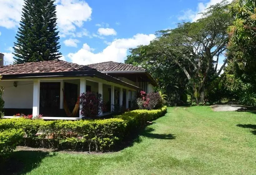 ホテル Finca La Bella