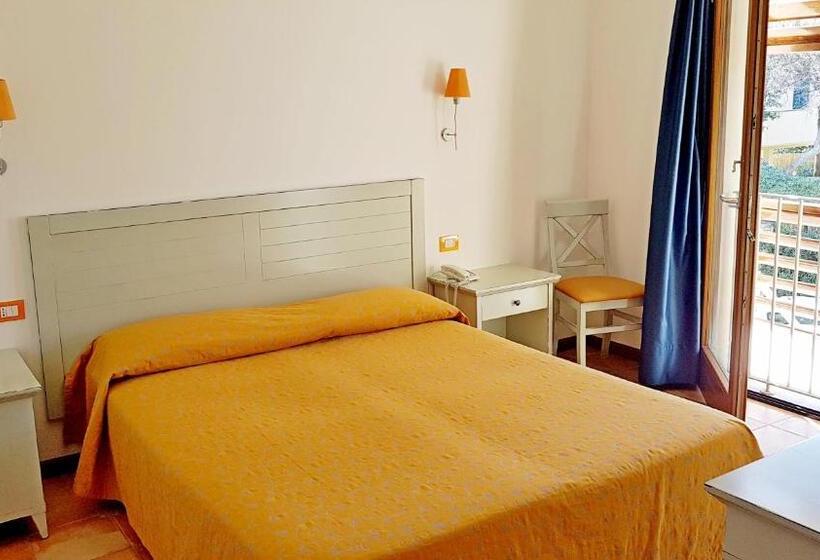 Отель Villa Tramonto Direttamente Sul Mare