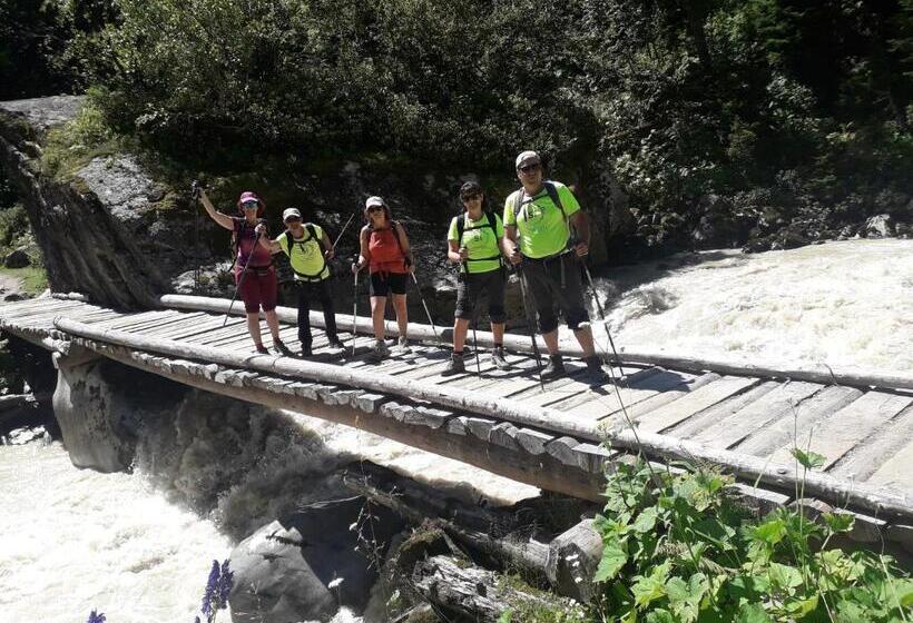 پانسیون Guest House Pangani