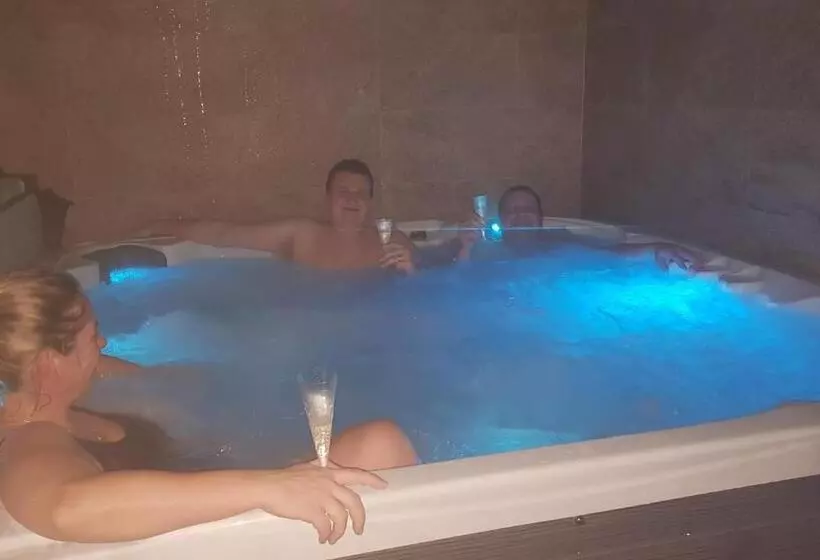 Majatalo Statek 3 Wellness & Spa