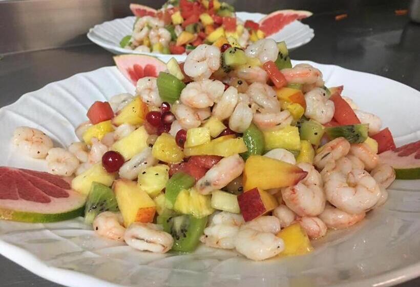 هتل Villa La Cucullera