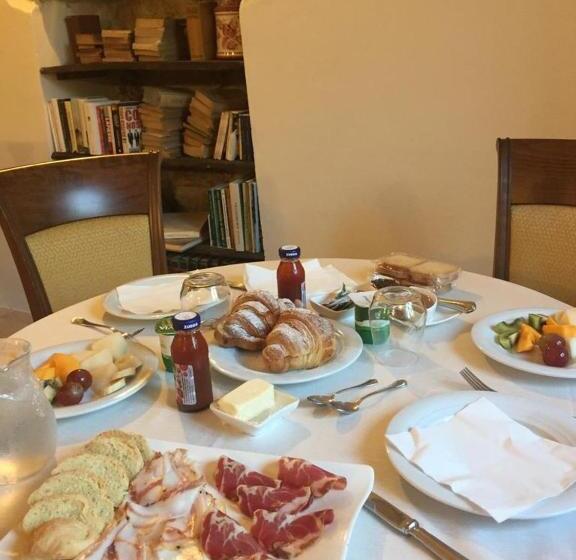 هتل Villa La Cucullera