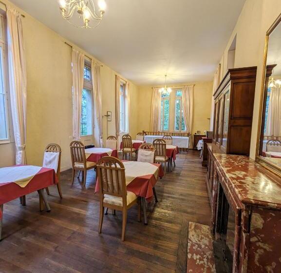 بنسيون Château De Camperos