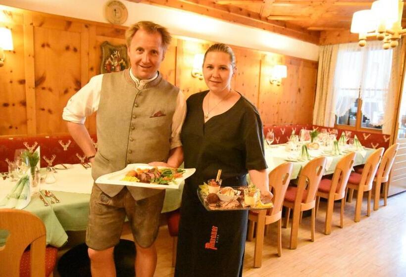 ペンション Gasthof Murtalerhof