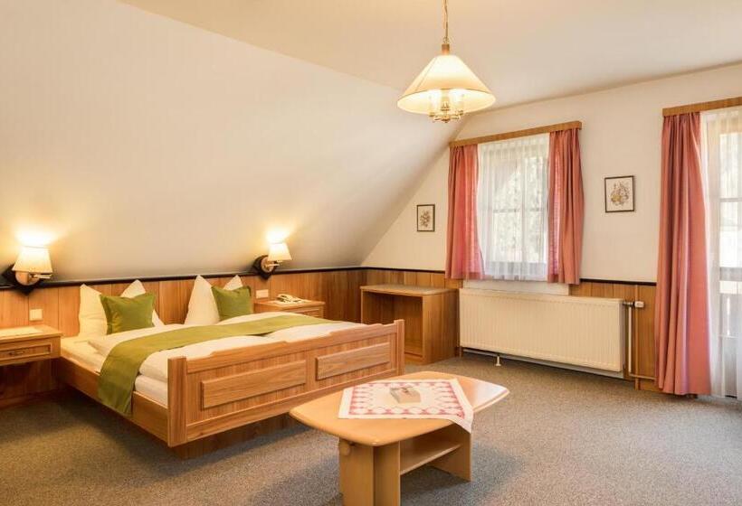 ペンション Gasthof Murtalerhof