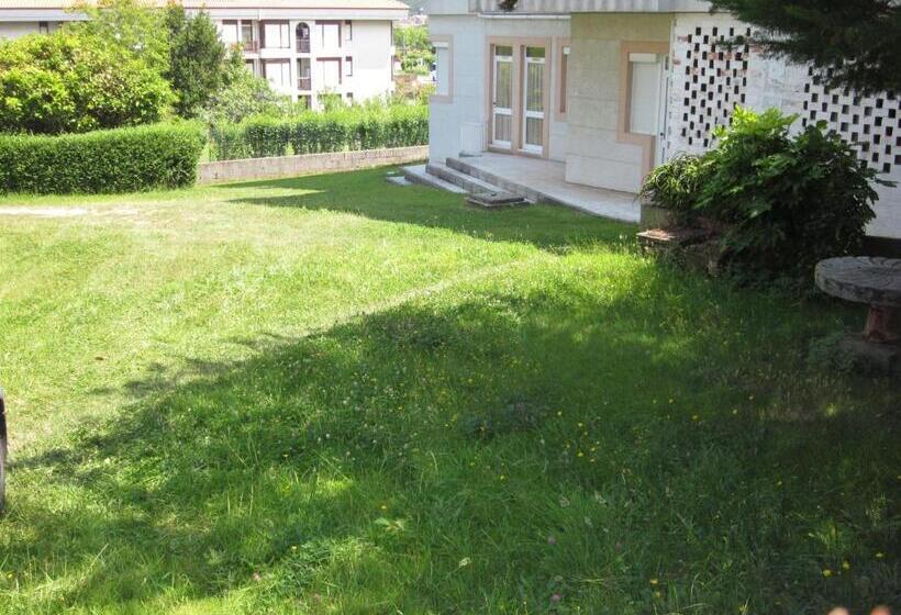 بنسيون Habitaciones López Azcona