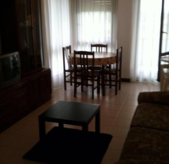 بنسيون Habitaciones López Azcona