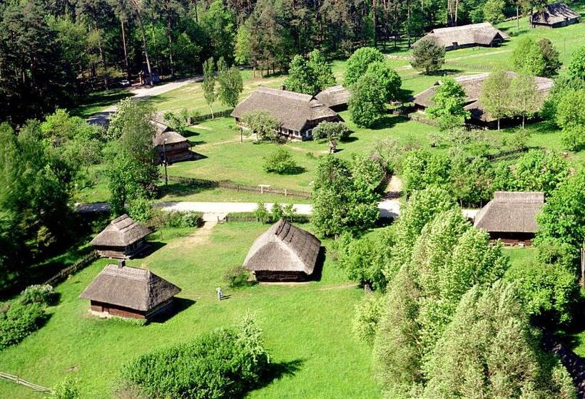 پانسیون Stay At Lithuanian Folk Museum