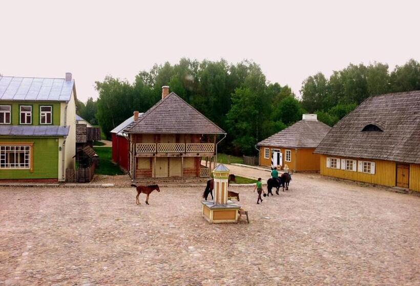 پانسیون Stay At Lithuanian Folk Museum