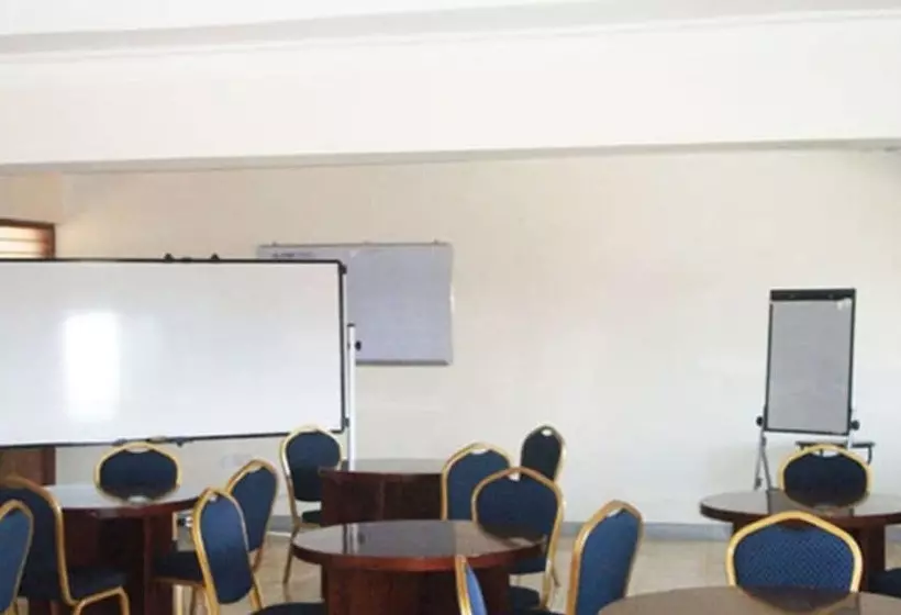 Central Inn Hotel Entebbe