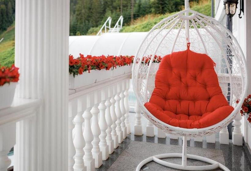 Chevalier Hotel & Spa