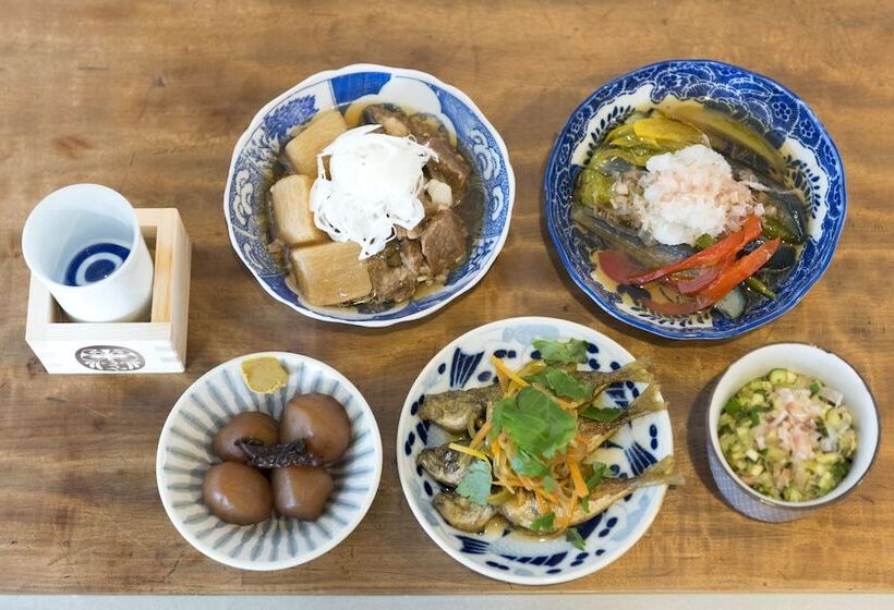 Hostel Yuigahama & Soba Bar