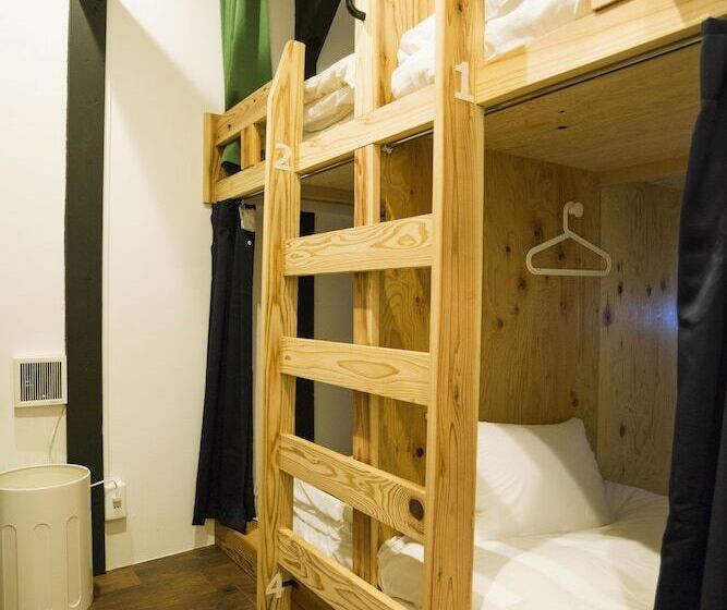 Hostel Yuigahama & Soba Bar