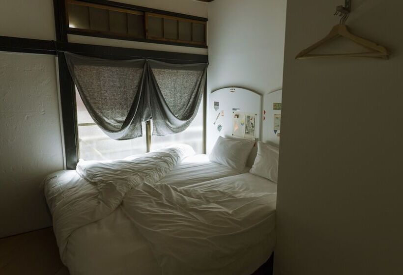 Hostel Yuigahama & Soba Bar