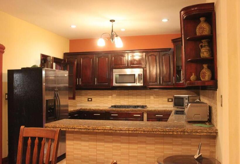 هتل Guardabarranco