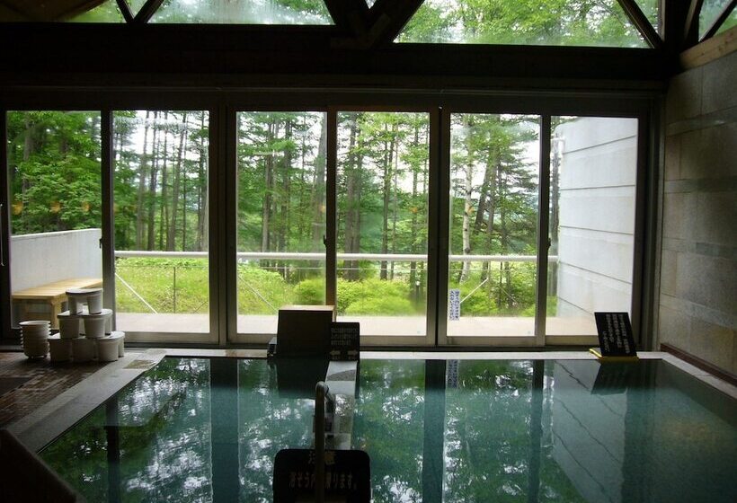 Hotelli Kusatsu Green Park Palace