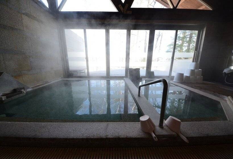 Hotelli Kusatsu Green Park Palace