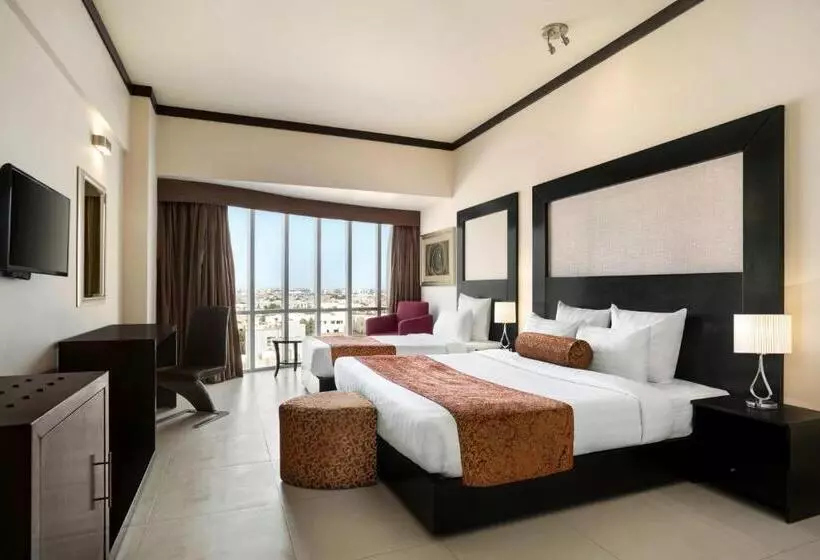ホテル Ramada By Wyndham Karachi Creek