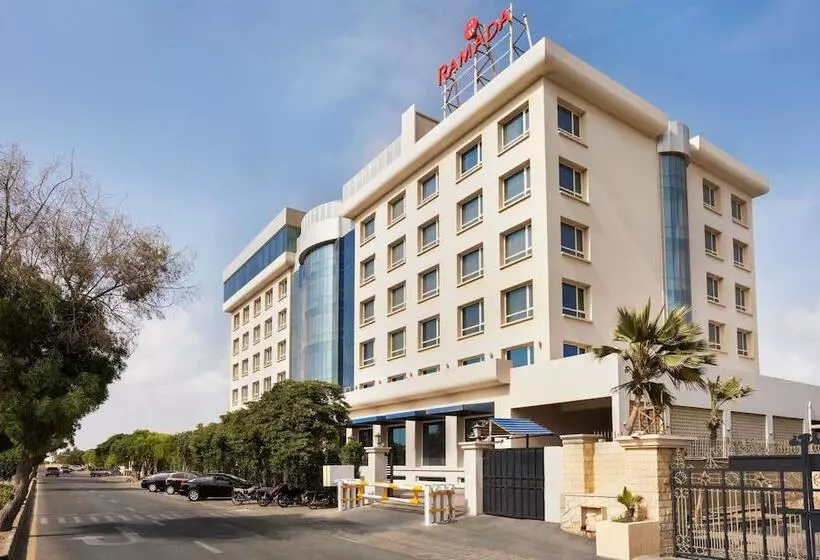 ホテル Ramada By Wyndham Karachi Creek