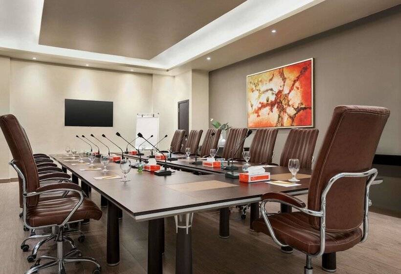 هتل Ramada By Wyndham Karachi Creek