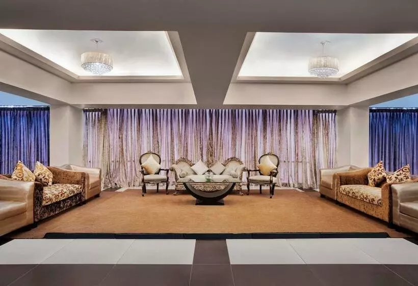 ホテル Ramada By Wyndham Karachi Creek