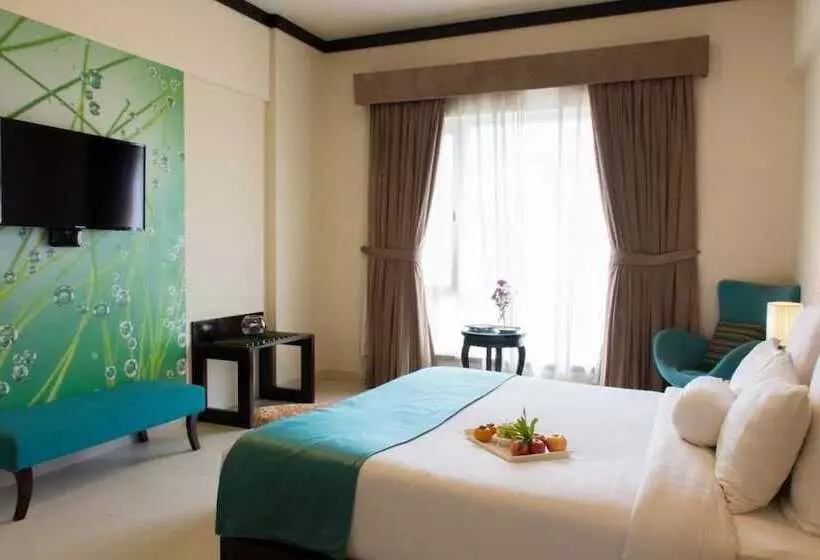 ホテル Ramada By Wyndham Karachi Creek