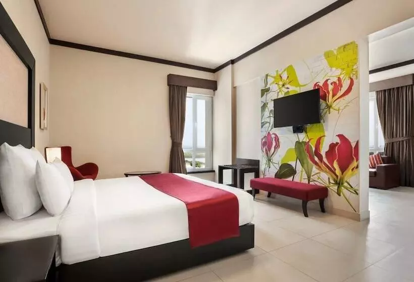 ホテル Ramada By Wyndham Karachi Creek