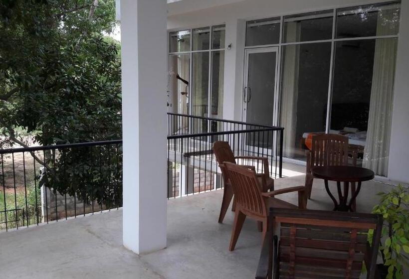 هتل Sudunelum Holiday Resort