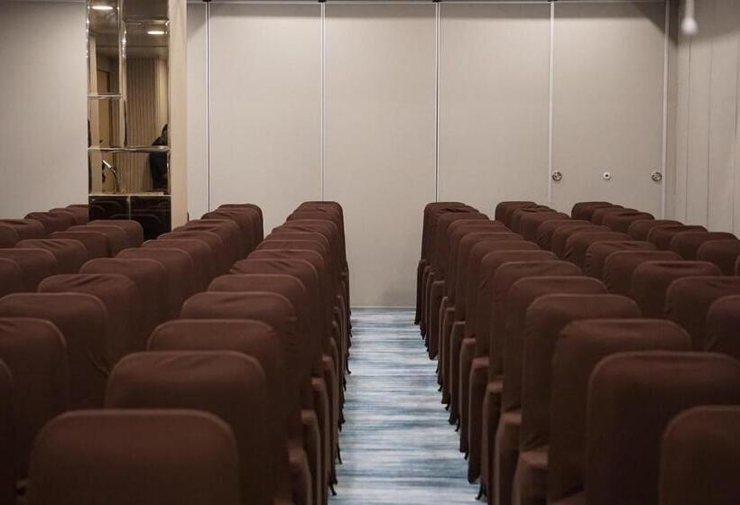 Unisi Hotel Malioboro Jogja Syariah