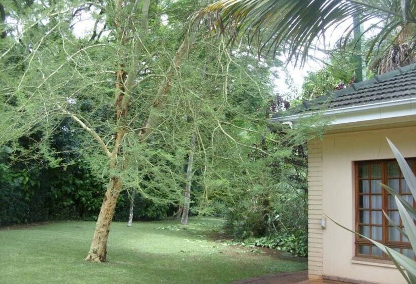 تختخواب و صبحانه 12 Fleetwood