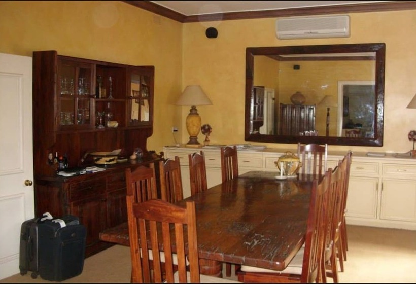 تختخواب و صبحانه 12 Fleetwood