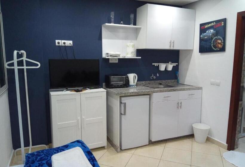 Bed and Breakfast Studios Taha