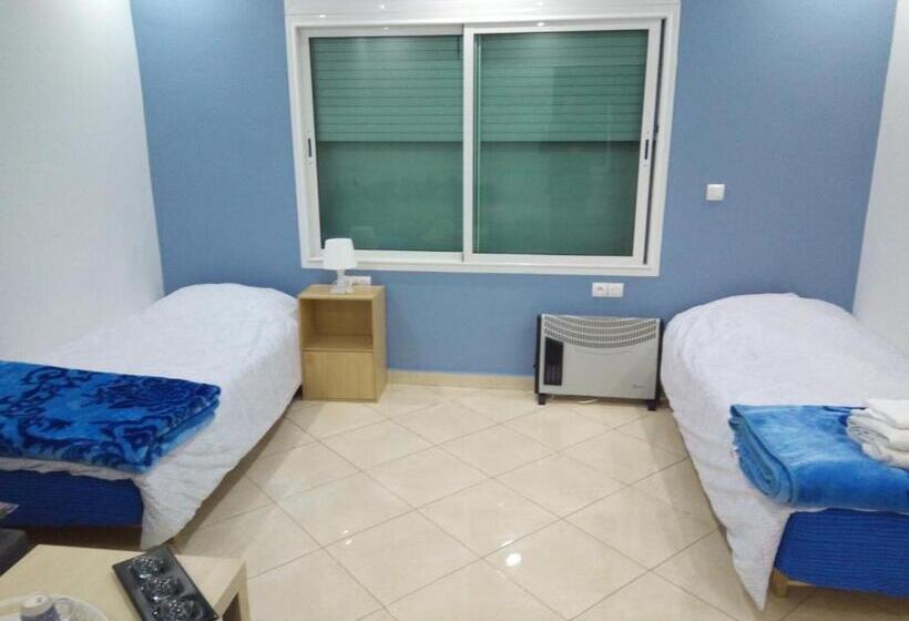 Bed and Breakfast Studios Taha