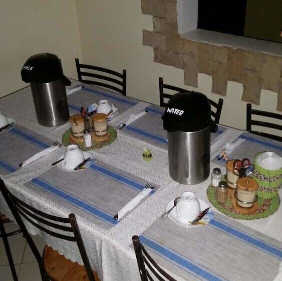 Bed and Breakfast Raha Leo Inn