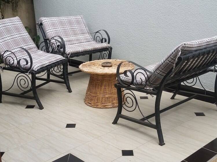 Bed and Breakfast Raha Leo Inn