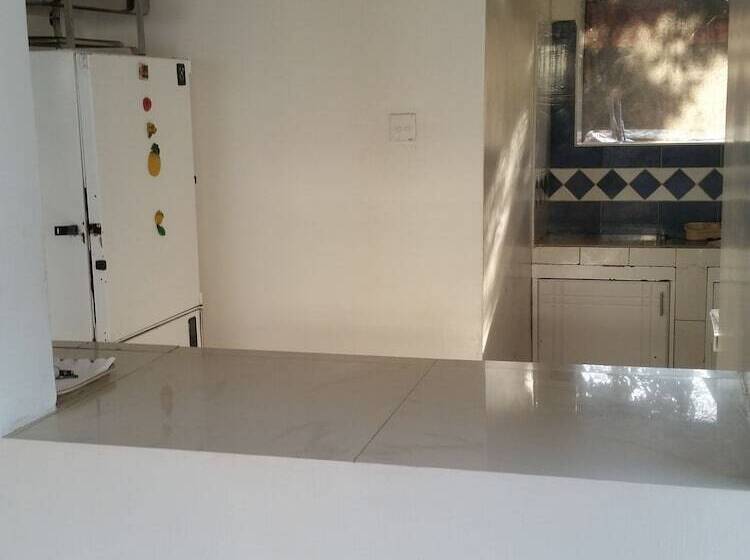 Bed and Breakfast Raha Leo Inn