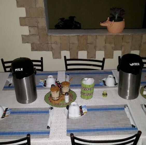 Bed and Breakfast Raha Leo Inn