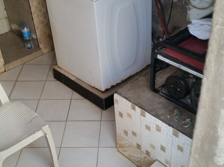 Bed and Breakfast Raha Leo Inn