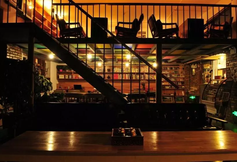 He Huang Memory Youth Hostel