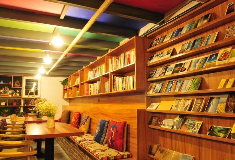 He Huang Memory Youth Hostel