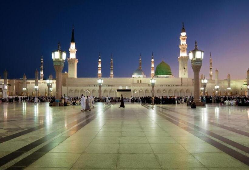 酒店 Platinum The First