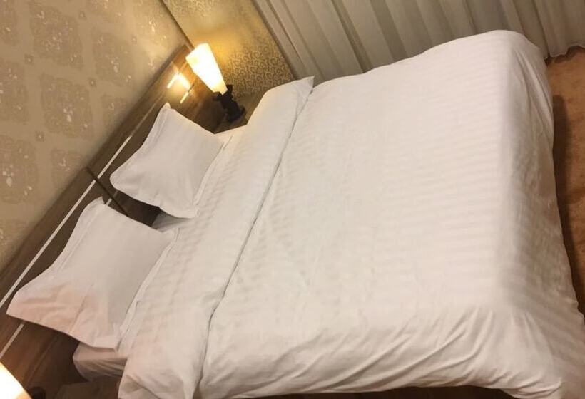 酒店 Platinum The First